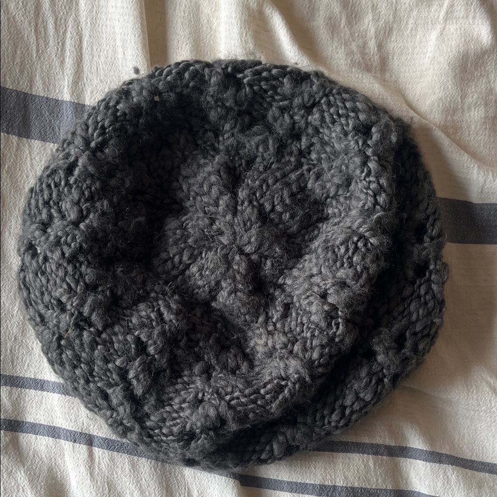 GAP Women’s Wool Blend Winter Hat
